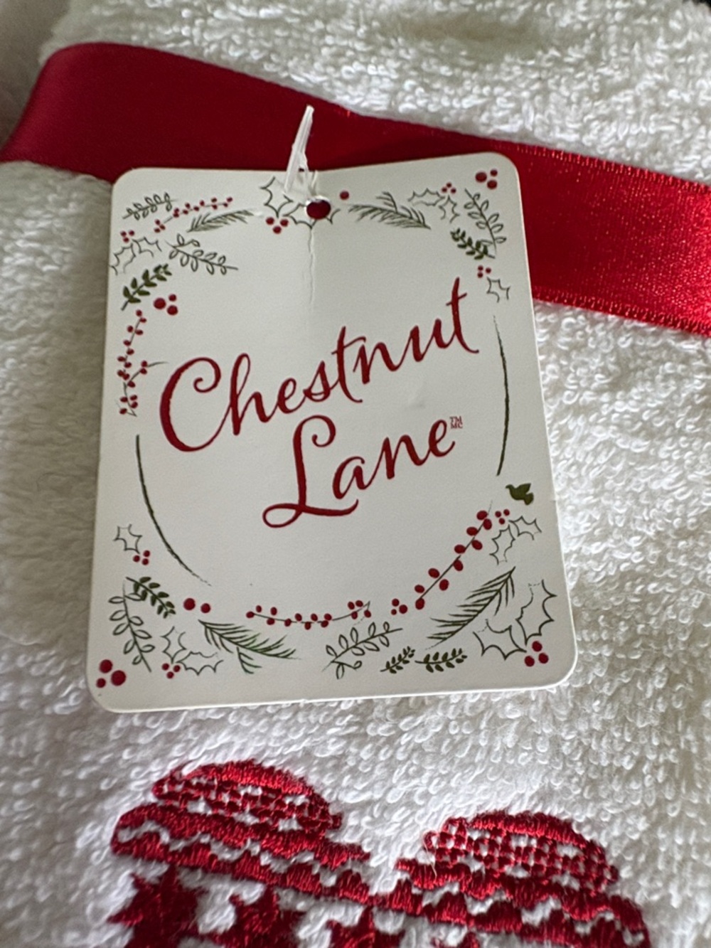 Holiday 'Tis the Season NWT Embroidered White Set of 2 Hand Towel/ Red Accent - Picture 5 of 6